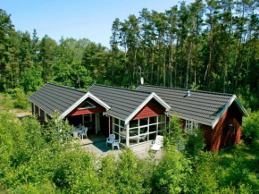 Modern Holiday Home in Aakirkeby with Sauna, Vester Sømarken